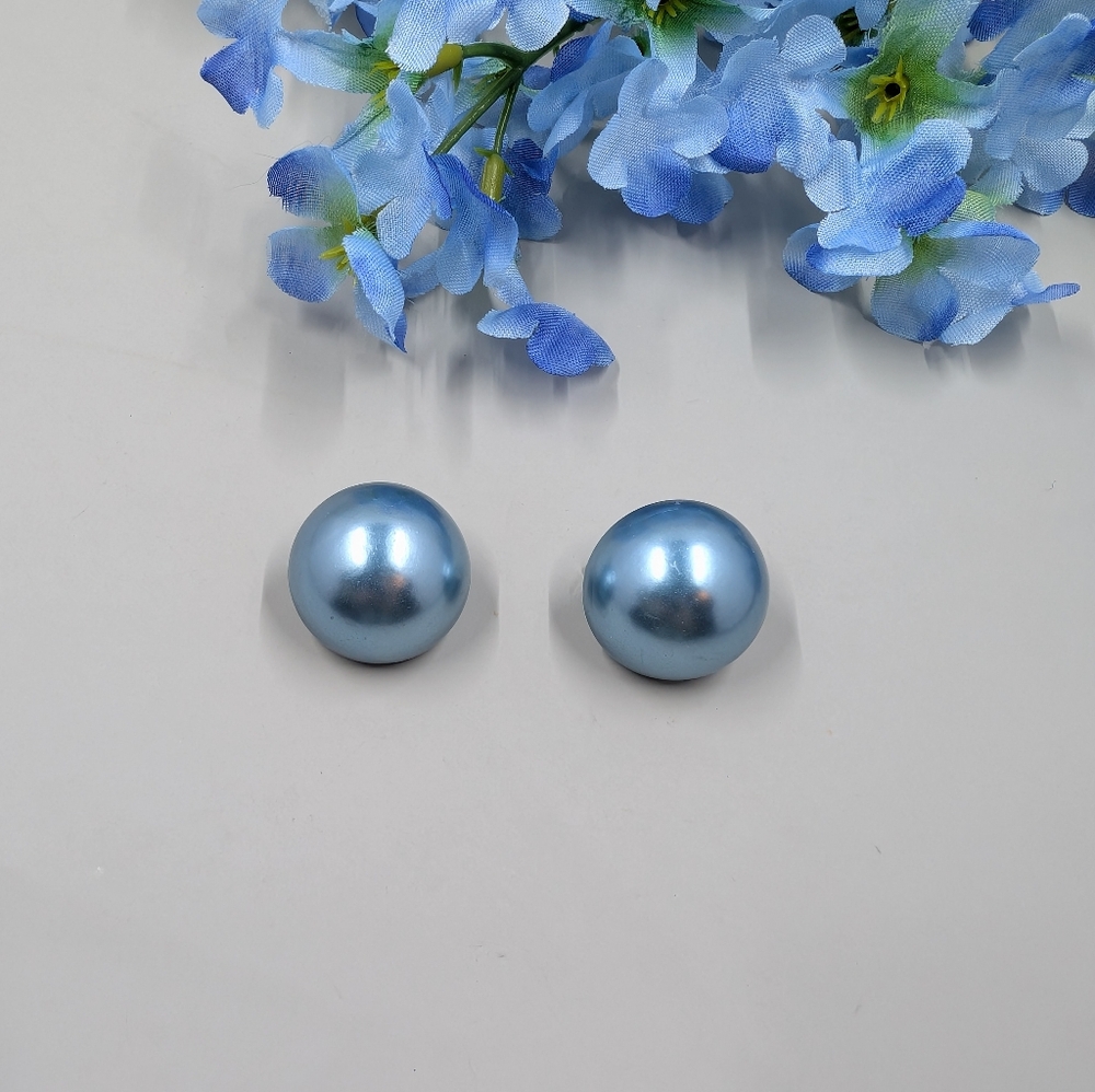 Blue Gumdrop Style Pearlesque Vintage Clip On Earrings